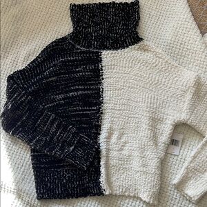 Bobeau Black and Cream Turtleneck Sweater